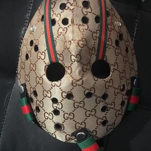 Meet your Posher, Charles